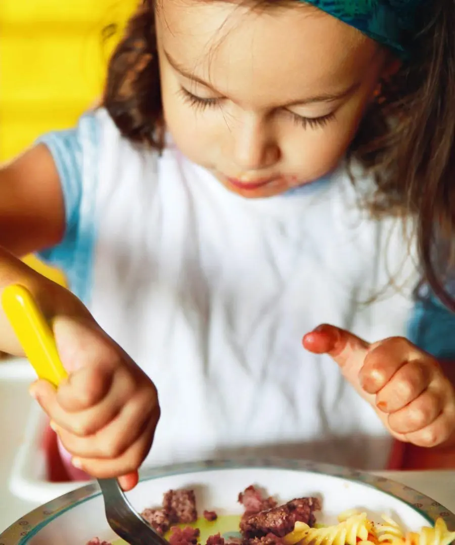 Allergien werden immer häufiger bei Kindern festgestellt – das ist Fakt. Fast jedes zehnte Kind zwischen 3 und 17 Jahren leidet unter Heuschnupfen. Bei Asthma sind es immerhin vier Prozent. Warum Allergien in den vergangenen Jahrzehnten immens zugenommen haben, konnte die Forschung noch nicht klären.